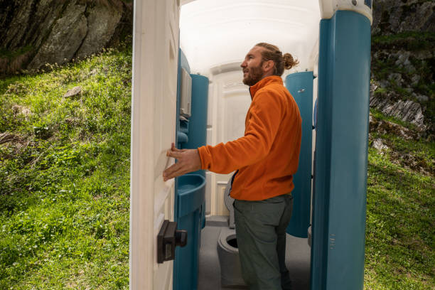 Best Portable bathroom rental  in Wayne, MI